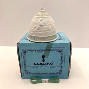 Vintage Lladro 1988 Porcelain Christmas Bell No. 5.525 Santa Reindeer